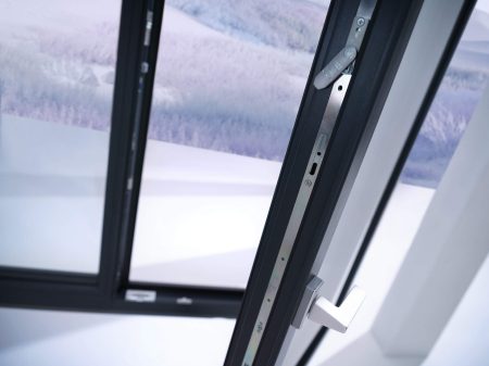 fenêtre et volet roulant assortis