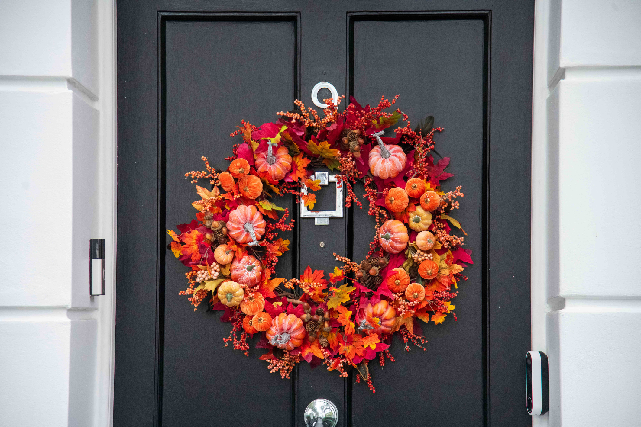 couronne-automne-feuilles-portes-anthracite