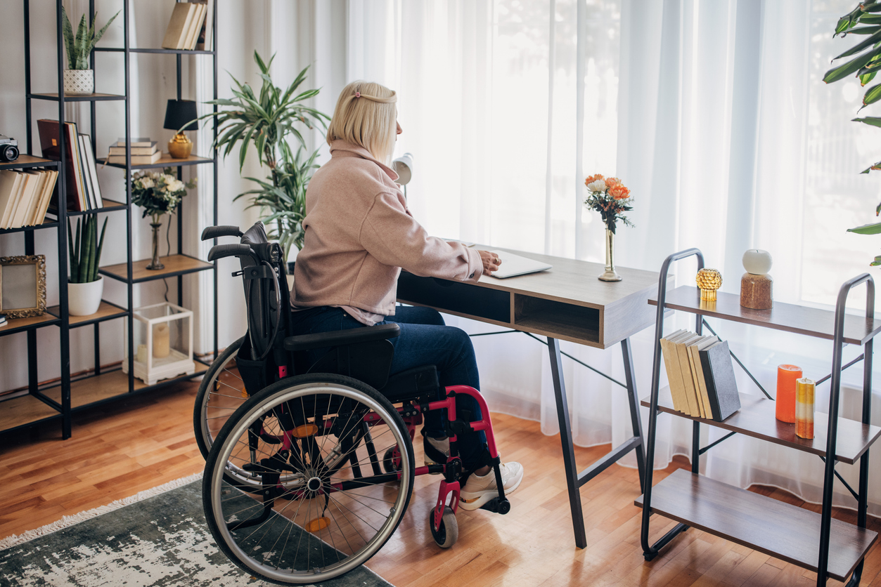 MaPrimeAdapt-dame-dans-fauteuil-roulant